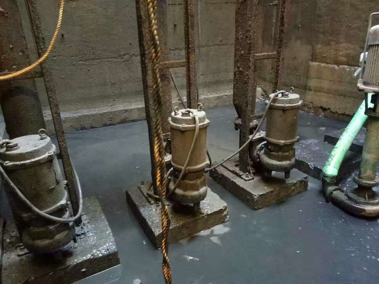 濂溪污水池清理