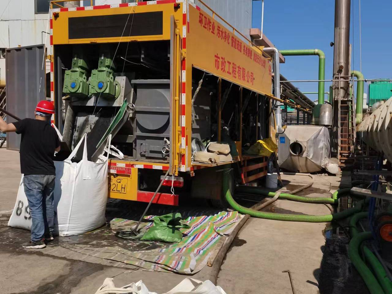 濂溪淤泥压干处理